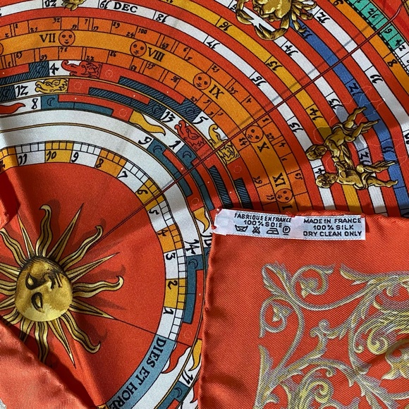 HERMÈS Petit Astrologie Dies et Hore Silk Scarf, Rare Colorway - Picture 9 of 13